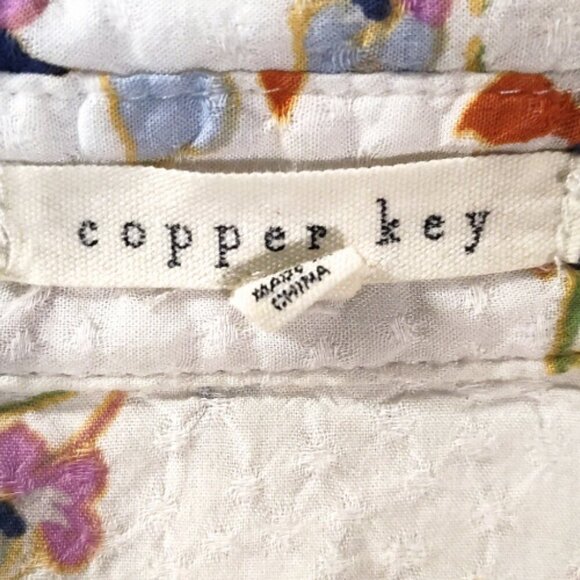 Copper Key Cropped Floral Shirt - Picture 4 of 5